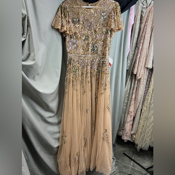 Mac Duggal 5717 NWOT EMBELLISHED BUTTERFLY SLEEVE HIGH NECK GOWN - Picture 5 of 9